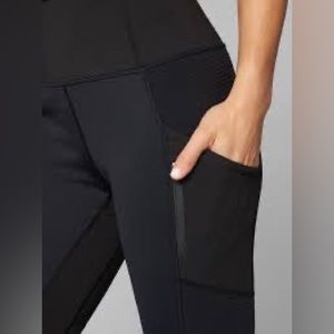 Athleta High Traverse tights size small women like new!